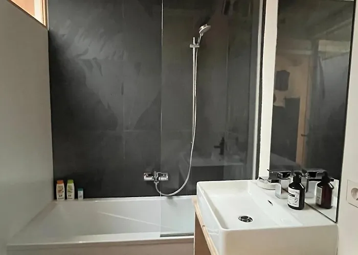 Wohnen Auf 130 Qm über Den Dächern Mitten In Γκέρα